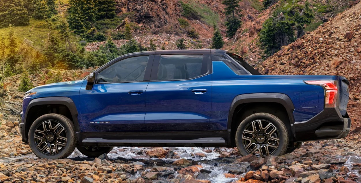 New 2025 Chevy Silverado Release Date, Engine and Specs