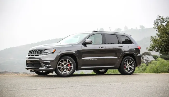 Jeep Cherokee SRT 2025: Cost, Colors, and Specs