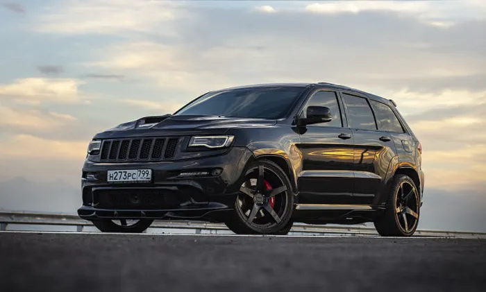 Jeep Grand Cherokee SRT 2025: Cost, Specs, and New Design