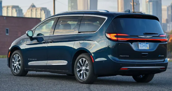 New 2025 Chrysler Pacifica Release Date, Price, & Hybrid